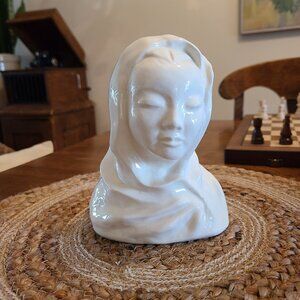 Ceramic bust vintage 1951
